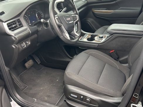 Used 2023 GMC Acadia SLE w/ Driver Convenience Package image 9
