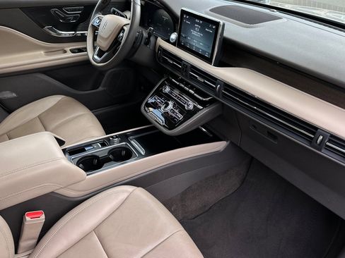 Used 2022 Lincoln Corsair Reserve image 15