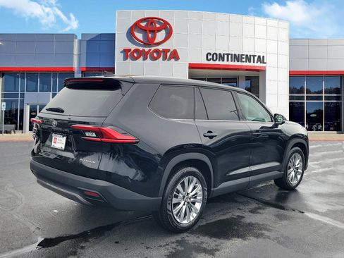 Used 2024 Toyota Grand Highlander Platinum image 5