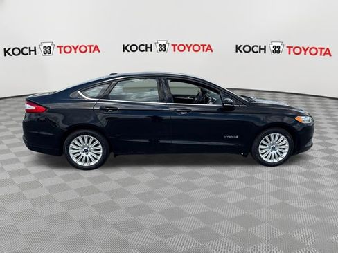 Used 2016 Ford Fusion SE FWD image 9