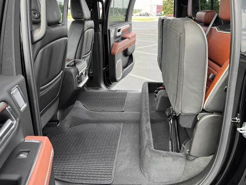 Used 2025 GMC Sierra 3500 Denali Ultimate image 23