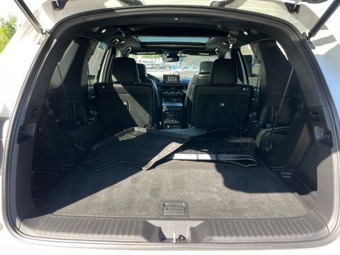 Certified 2025 Honda Pilot Black Edition image 44