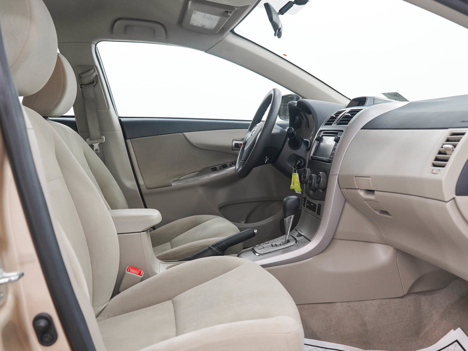 Used 2013 Toyota Corolla LE FWD image 11