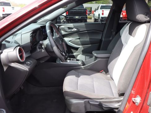 Used 2024 Chevrolet Trax RS w/ Driver Confidence Package FWD image 4