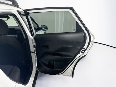 Used 2024 Hyundai Kona SEL FWD image 27