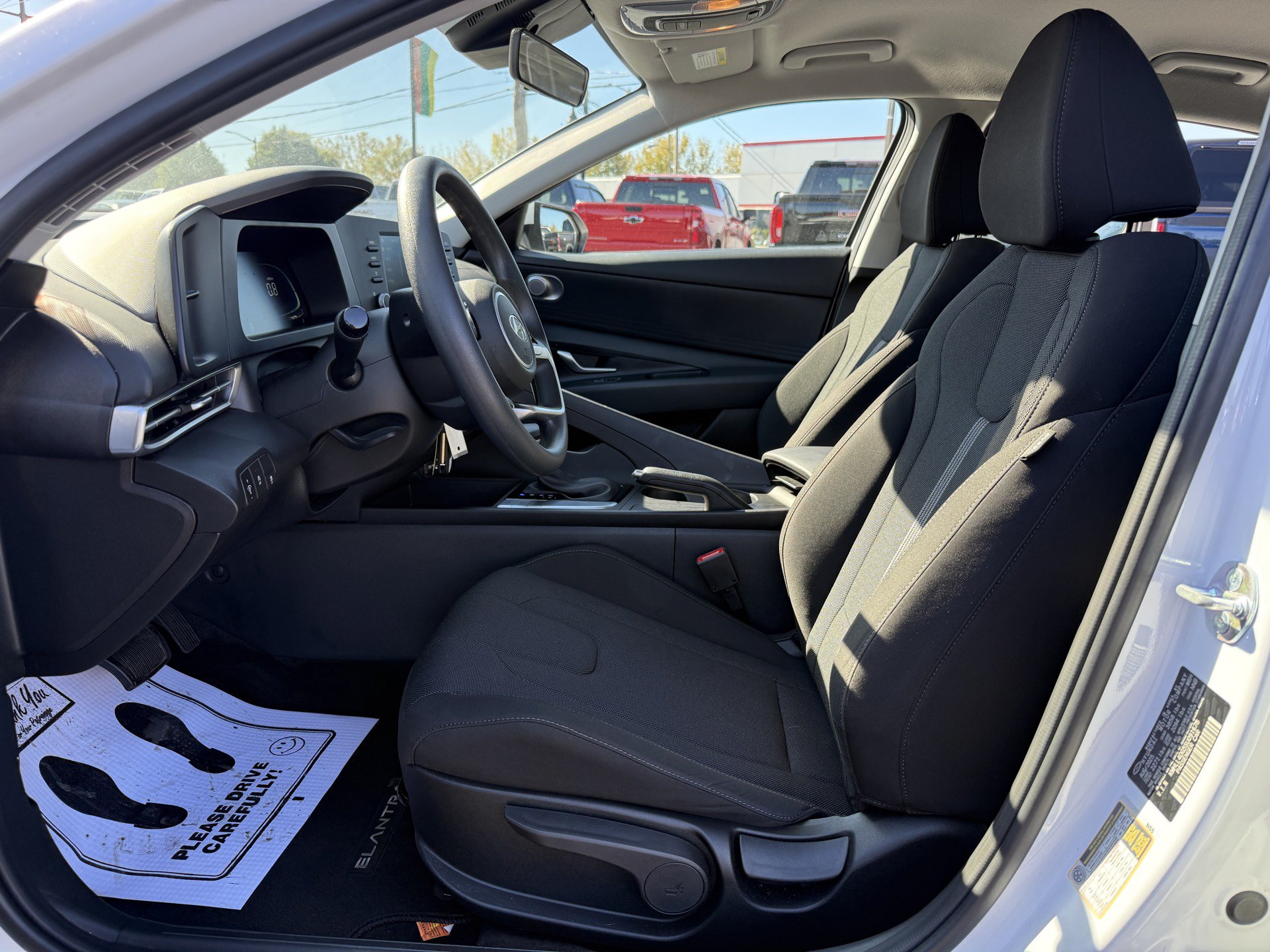 Used 2025 Hyundai Elantra SE FWD image 26