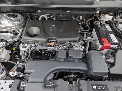 Used 2022 Toyota RAV4 LE AWD/4WD image 31