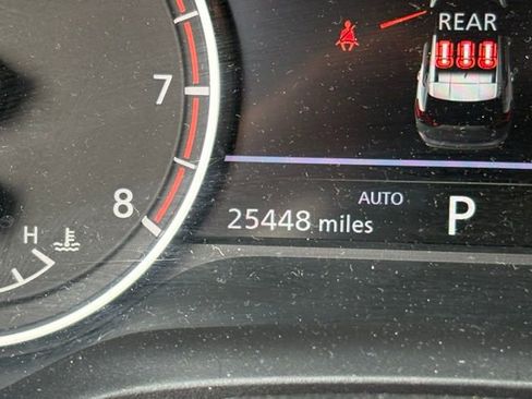 Used 2025 Nissan Rogue SV image 4