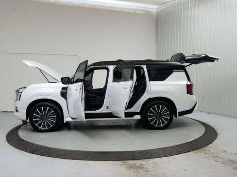 Used 2025 Nissan Armada Platinum Reserve AWD/4WD image 12