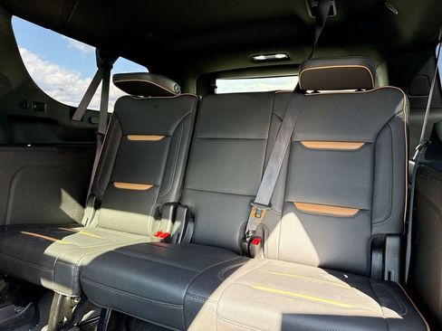 Used 2022 GMC Yukon XL AT4 AWD/4WD image 24