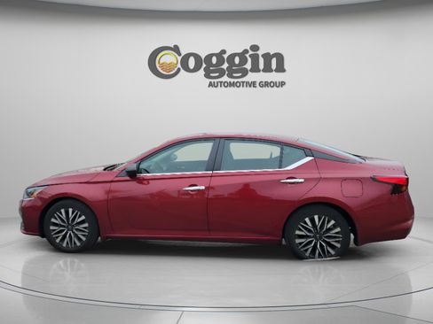 Used 2024 Nissan Altima 2.5 SV image 24