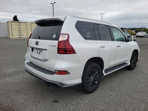 Used 2022 Lexus GX 460 Premium w/ Accessory Package AWD/4WD image 5