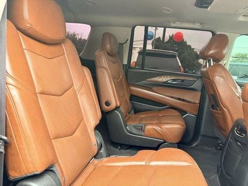 Used 2015 Cadillac Escalade ESV Luxury AWD/4WD image 22