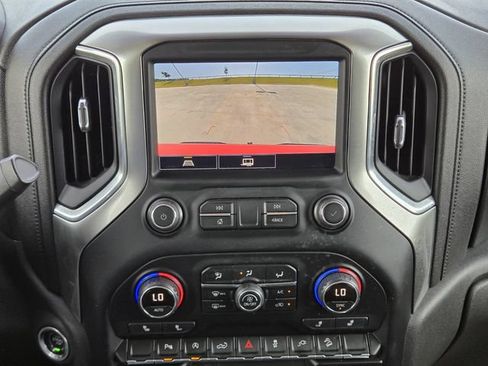 Used 2021 Chevrolet Silverado 1500 LT Trail Boss w/ Convenience Package II AWD/4WD image 18