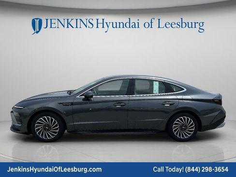 Used 2025 Hyundai Sonata SEL FWD image 10