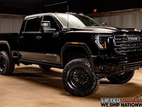 Used 2025 GMC Sierra 2500 AT4 image 1