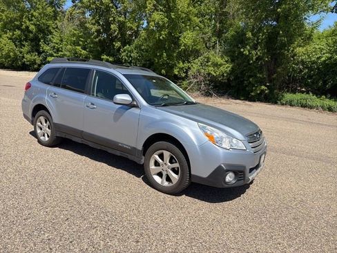 Used 2014 Subaru Outback 2.5i Limited w/ Moonroof Package AWD/4WD image 12
