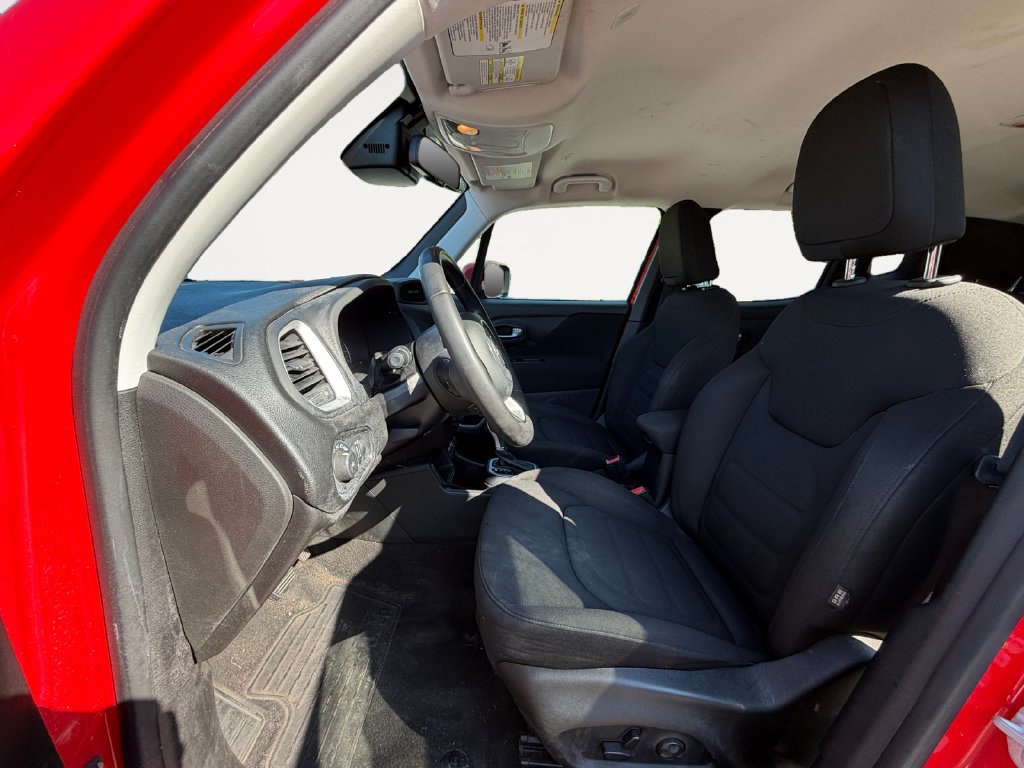 Used 2019 Jeep Renegade Latitude w/ Popular Equipment Group FWD image 11