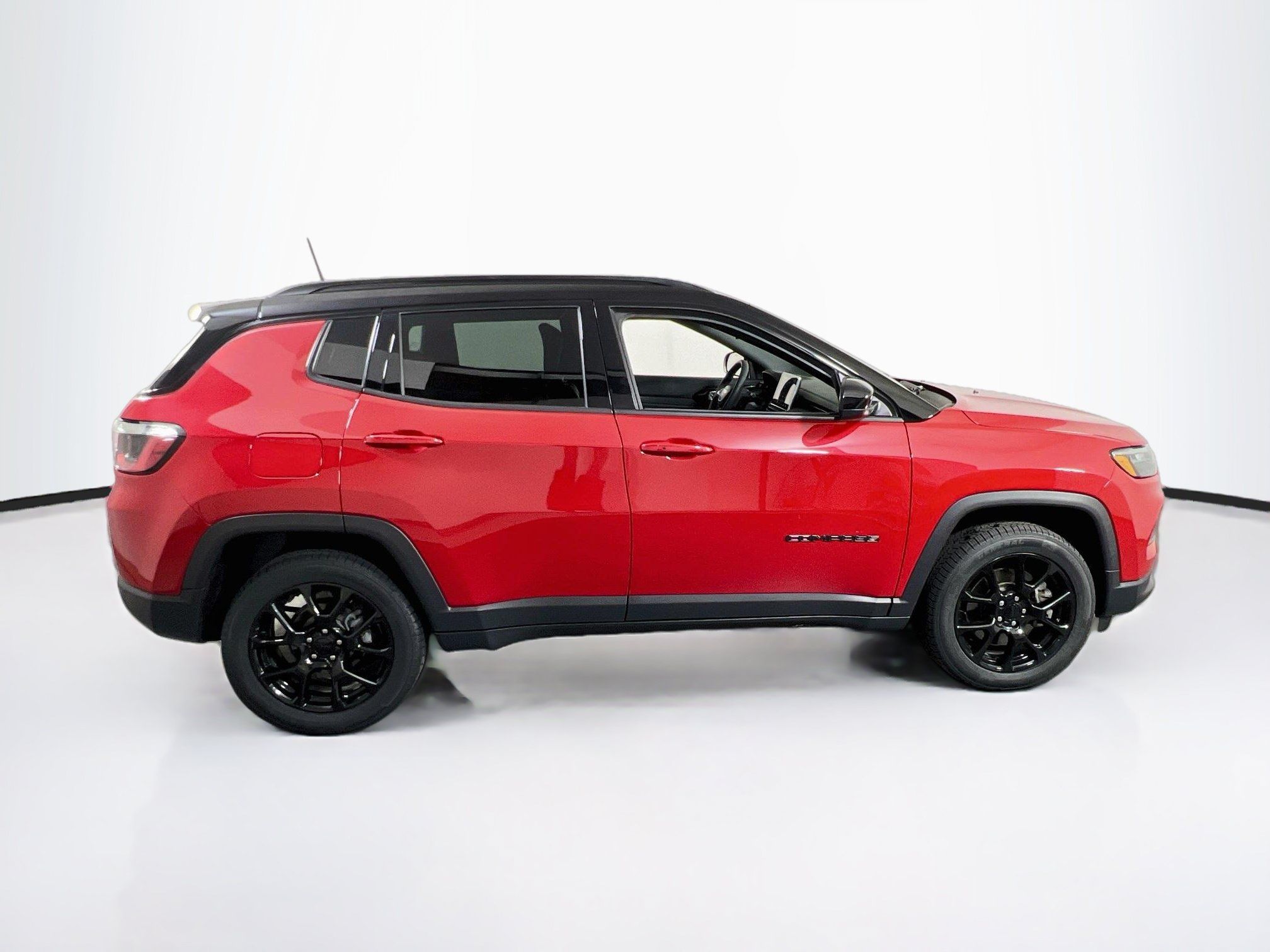 Used 2023 Jeep Compass Latitude w/ Convenience Group AWD/4WD image 4