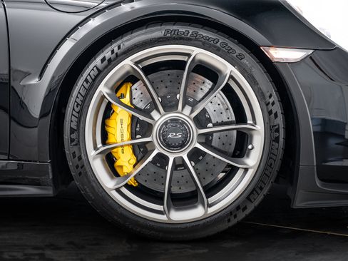 Certified 2019 Porsche 911 GT3 RS RWD image 9