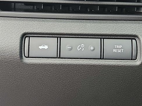Used 2023 Nissan Altima 2.5 SR FWD image 24