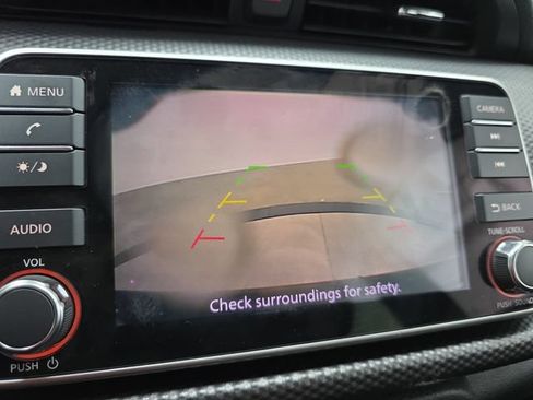 Used 2018 Nissan Kicks SV FWD image 21
