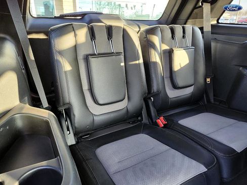 Used 2017 Ford Explorer XLT w/ Equipment Group 202A image 31