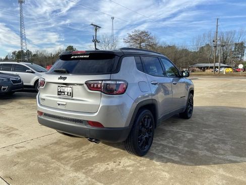 Used 2022 Jeep Compass Altitude image 5