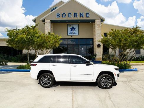 Used 2023 Jeep Grand Cherokee Overland w/ Luxury Tech Group IV image 6