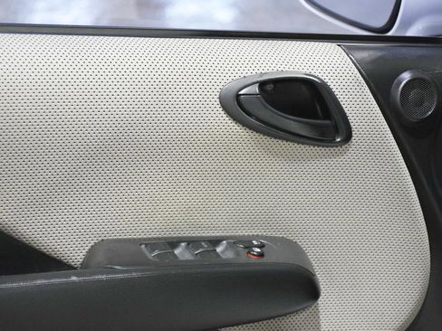 Used 2007 Honda Fit Sport image 29