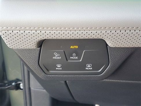 Certified 2025 Volkswagen Atlas Peak Edition SE image 31