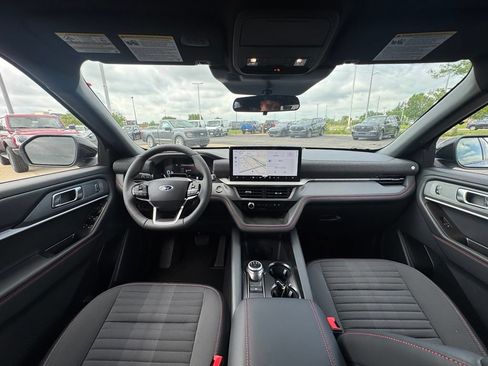 New 2026 Ford Explorer ST-Line w/ ST-Line Street Pack AWD/4WD image 17