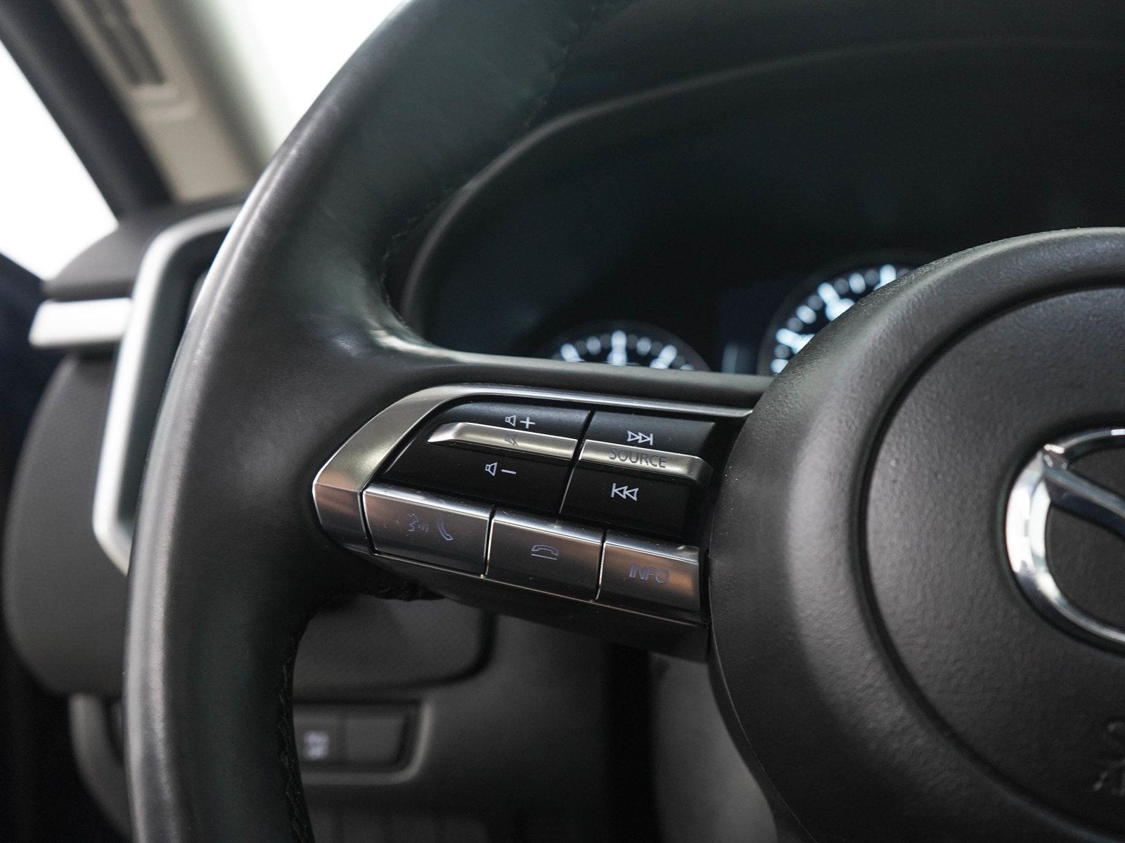 Used 2024 MAZDA CX-50 AWD 2.5 S w/ Premium Package image 25