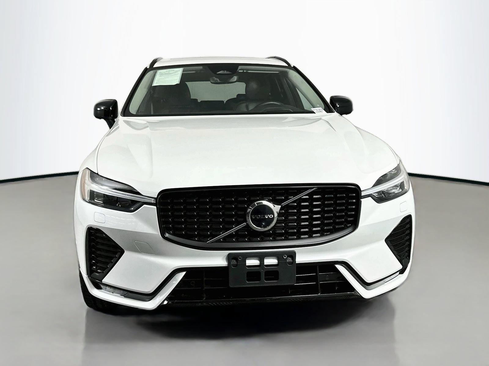 Used 2023 Volvo XC60 B6 Ultimate AWD/4WD image 2