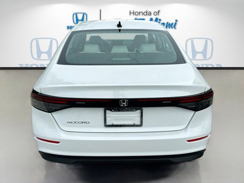New 2025 Honda Accord SE image 5