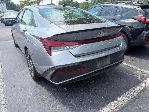 Used 2025 Hyundai Elantra Sport FWD image 7