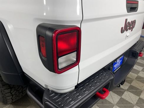 Used 2022 Jeep Gladiator Rubicon w/ Cold Weather Group AWD/4WD image 20