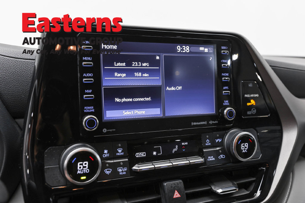 Used 2020 Toyota Highlander LE FWD image 19