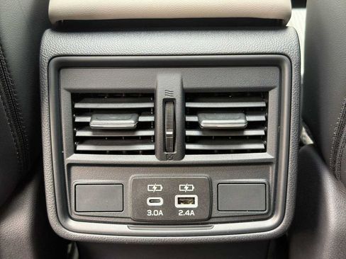 Used 2026 Subaru Forester Premium AWD/4WD image 31