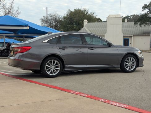 Used 2022 Honda Accord LX image 4
