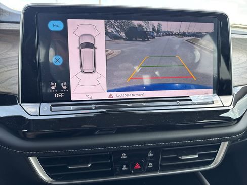 New 2025 Volkswagen Atlas SE image 21