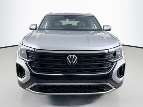 Used 2025 Volkswagen Atlas Cross Sport SE AWD/4WD image 2