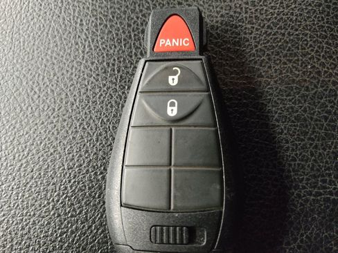 Used 2019 RAM 1500 Tradesman w/ Chrome Plus Package RWD image 32