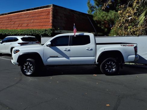 Certified 2023 Toyota Tacoma TRD Off-Road image 3