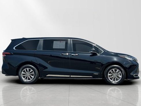 Used 2021 Toyota Sienna LE FWD image 7