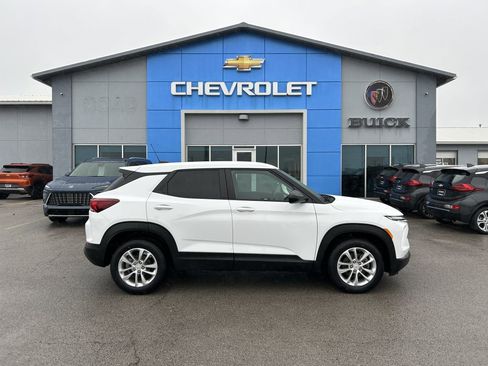 Used 2024 Chevrolet TrailBlazer LS w/ LS Convenience Package FWD image 4