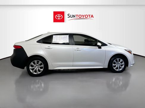 Used 2024 Toyota Corolla LE FWD image 2