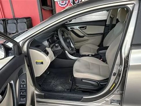 Used 2016 Hyundai Elantra SE FWD image 3