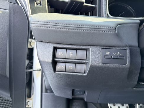 Used 2019 Toyota Avalon XSE w/ All Weather Liner Package image 14