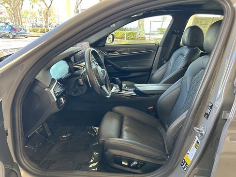 Used 2022 BMW 540i xDrive w/ M Sport Package image 5